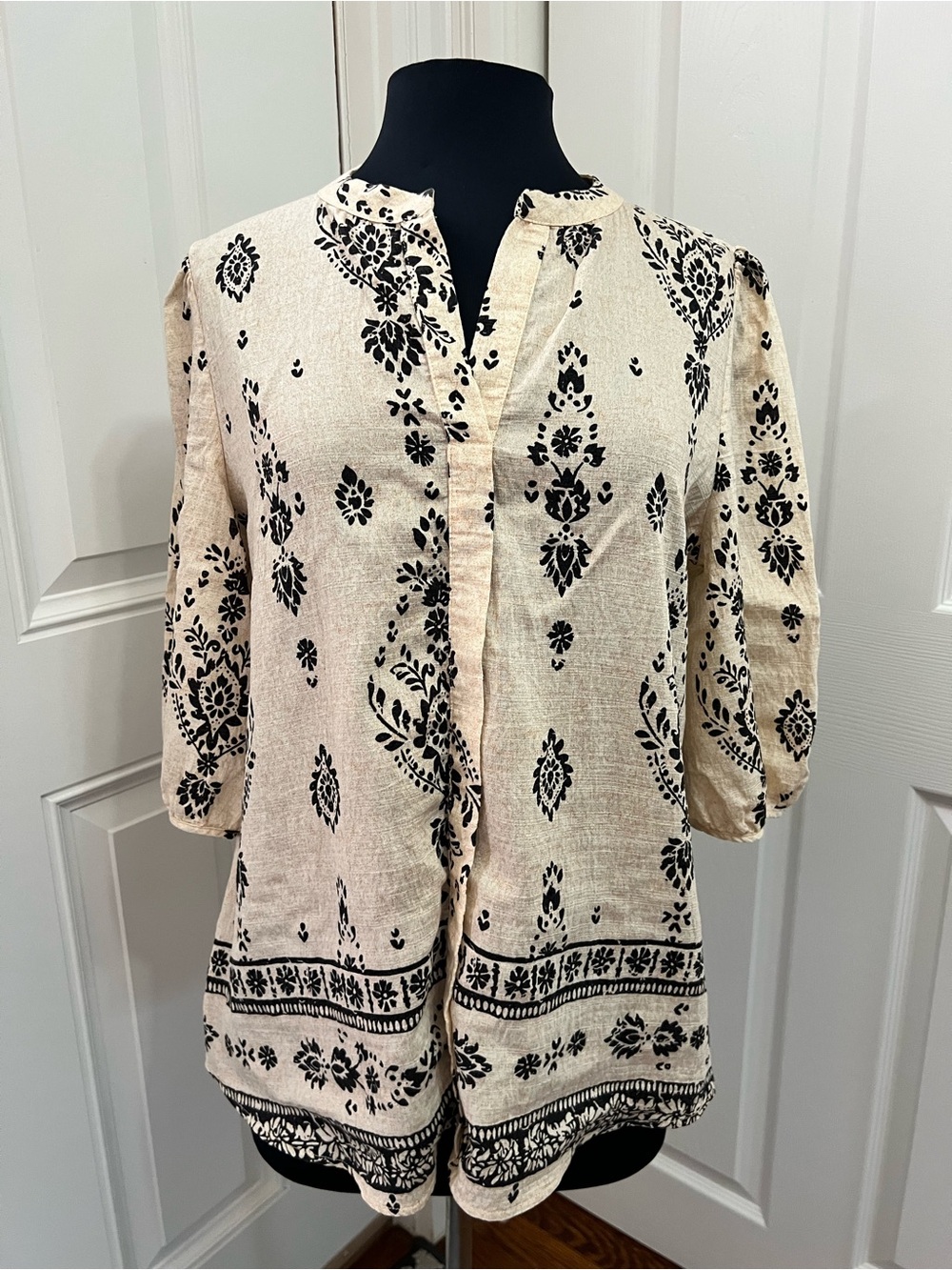 Gaharu Cream and Black Printed Women's Tunic Top